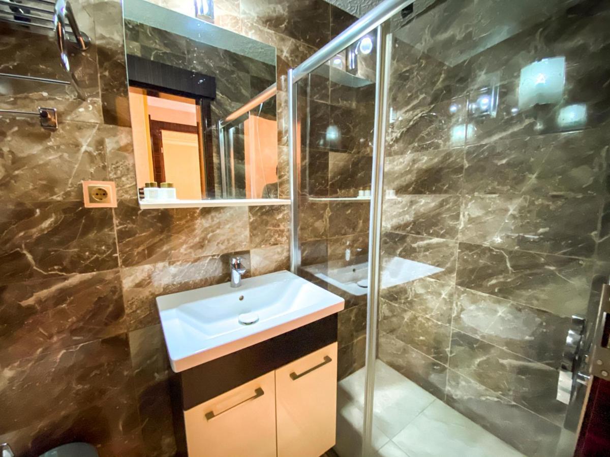 Mekke Hotel อิสตันบูล ภายนอก รูปภาพ