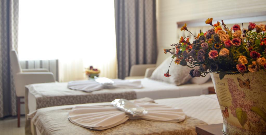 Mekke Hotel อิสตันบูล ภายนอก รูปภาพ